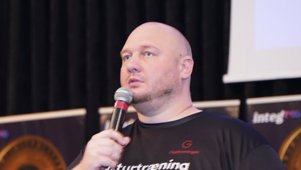 Андрей Пережогин основатель Legat Business Group рассказывает историю создания компании Хронология пути Андрея Пережогина от потери бизнеса к антикризисному управлению Андрей Пережогин на презентации делится личным опытом кризиса 2008 года История трансформации Андрея Пережогина из предпринимателя в антикризисного CEO Андрей Пережогин демонстрирует уроки личного банкротства для собственников
